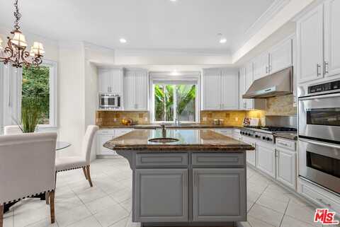 2997 Beverly Glen Cir, Los Angeles, CA 90077