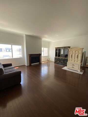 5410 Rhodes Ave, Valley Village, CA 91607