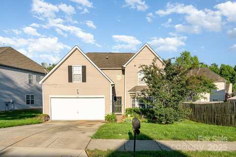 8414 Oak Drive NE, Charlotte, NC 28269