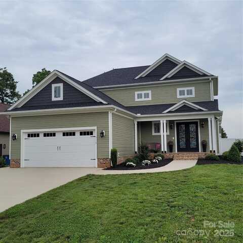 5118 Regents Park Drive, Hickory, NC 28602
