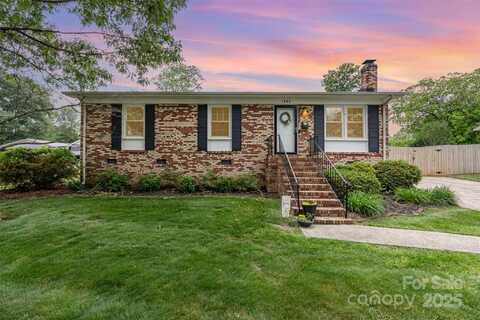 1005 N Main Street, Mount Holly, NC 28120