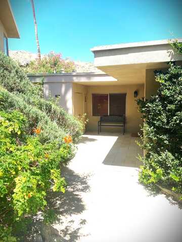 2104 Southridge Drive, Palm Springs, CA 92264