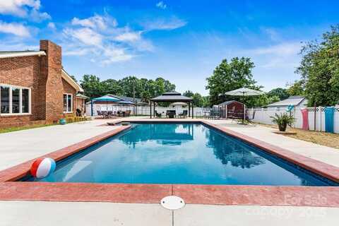 312 Rumple Street, Troutman, NC 28166