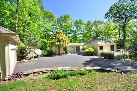 4 High Ledge Road, Bloomfield, CT 06002