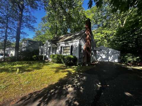 99 Essex Street, Manchester, CT 06040