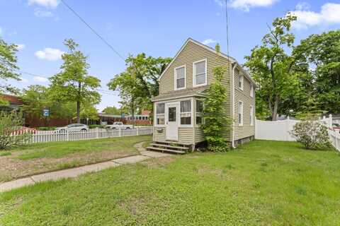 17 Laurel Street, Plainville, CT 06062