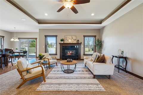 300 Landau Street, Robins, IA 52328