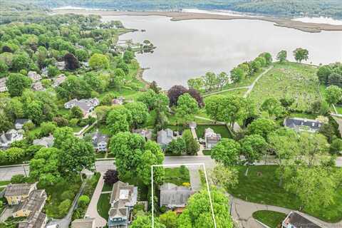 42 North Main Street, Essex, CT 06426