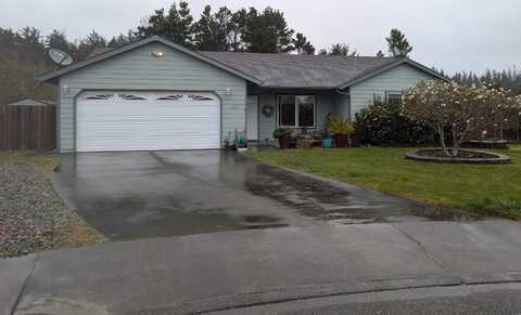 135 Fairfax Ct, Crescent City, CA 95531