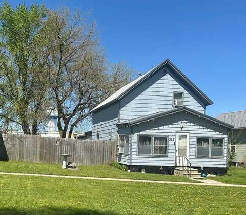 322 Richmond St, Rockwell City, IA 50579