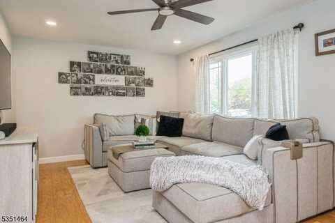 11 Young Dr, Stanhope, NJ 07874