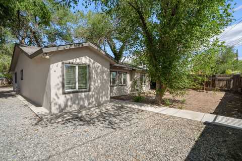 759 LA VEGA Drive SW, Albuquerque, NM 87105