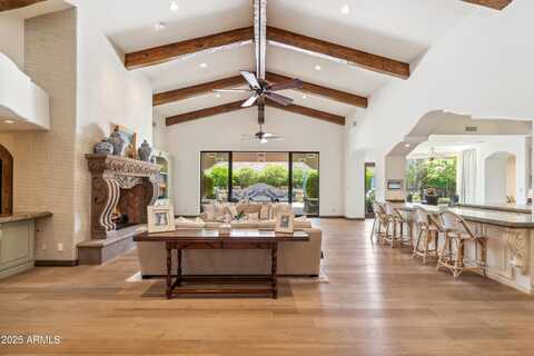 8329 N RIDGEVIEW Drive, Paradise Valley, AZ 85253