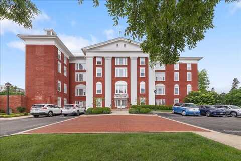 100 VILLAGE DR, STAUNTON, VA 24401