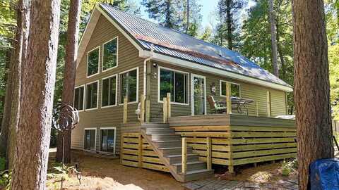 W2766 Setting Sun Road, Keshena, WI 54135