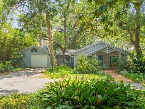104 Redfern Drive, Saint Simons Island, GA 31522