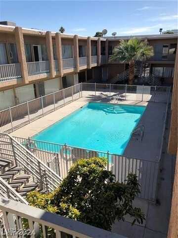 539 E Saint Louis Avenue, Las Vegas, NV 89104
