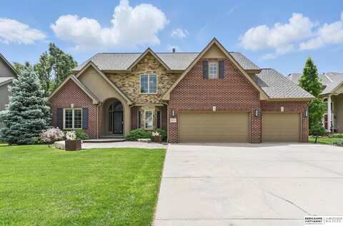 18313 Dupont Circle, Omaha, NE 68130