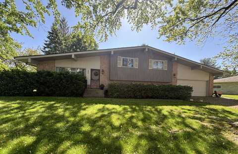 300 Maplecrest Avenue, Sturgis, MI 49091