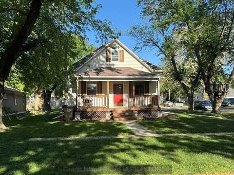 721 10th Street, Aurora, NE 68818