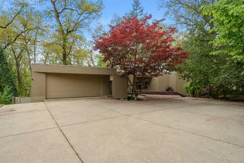 5201 Colony Woods Drive, Kalamazoo, MI 49009