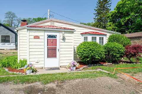 4616 Paw Paw Lake Road, Coloma, MI 49038