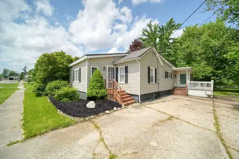 10913 E Railroad Street, Clayton, MI 49235