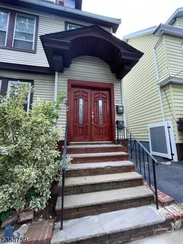 32 Underwood St, Newark, NJ 07106