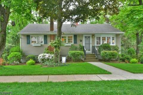 121 Red Twig Trl, Bloomingdale, NJ 07403
