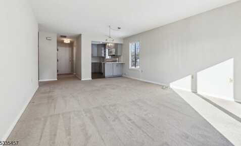 1-5 Chestnut Pl, Waldwick, NJ 07463