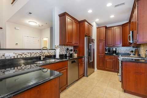 99 Taft Ln, Morristown, NJ 07960