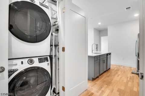 1037 Amboy Ave, Edison, NJ 08837