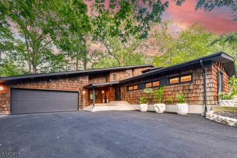 203 Stanhope Rd, Sparta, NJ 07871