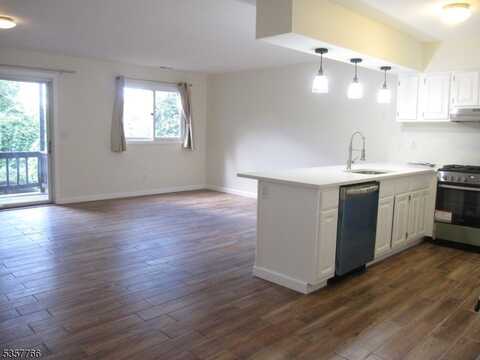 11 Great Gorge Dr, Vernon, NJ 07462