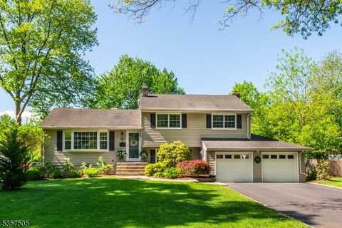 20 Canterbury Ln, Berkeley Heights, NJ 07922