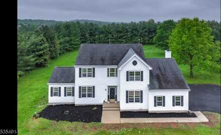 27 Suydam Rd, Franklin, NJ 08873