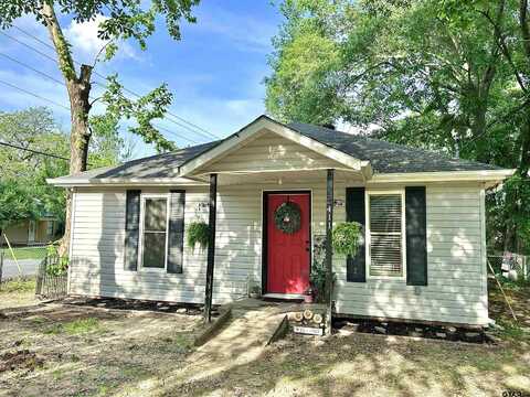 411 N Henry St, Lindale, TX 75771