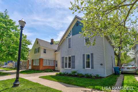 88 W 12th Street, Holland, MI 49423