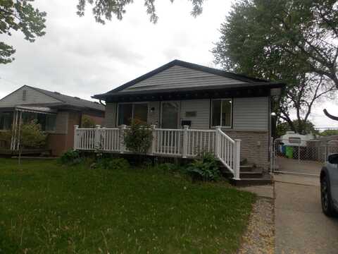 19526 Broadacres Street, Clinton, MI 48035