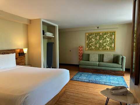 2425 Kuhio Avenue, Honolulu, HI 96815