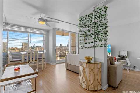 1535 Pensacola Street, Honolulu, HI 96822