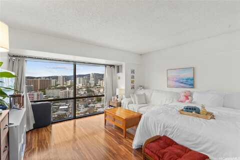 1750 Kalakaua Avenue, Honolulu, HI 96826