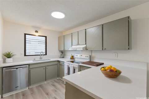 98-512 Kaonohi Street, Aiea, HI 96701