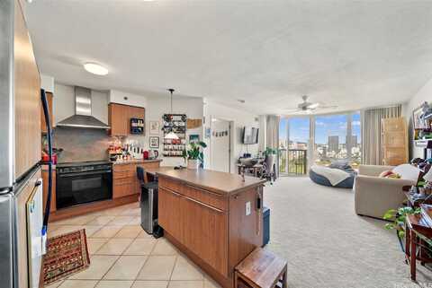 801 S King Street, Honolulu, HI 96813