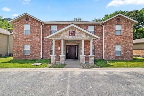 2904 Vineyards Parkway, Branson, MO 65616