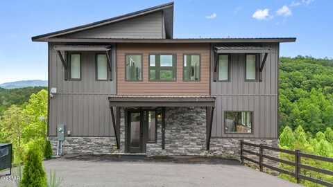 2955 Lightning Strike Drive, Sevierville, TN 37862