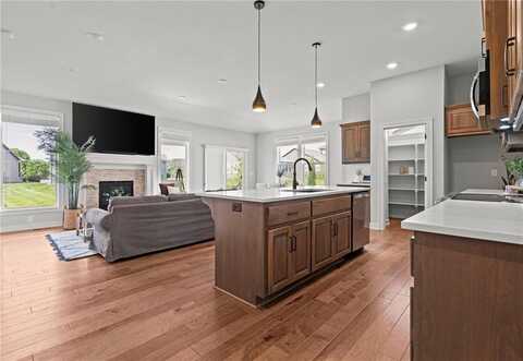 1532 SW Arbor Valley Drive, Lees Summit, MO 64082