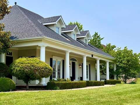 4704 SW Gull Point Drive, Lees Summit, MO 64082