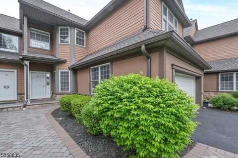 43 Bracken Hill Rd, Hardyston, NJ 07419