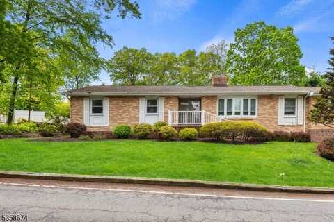 218 Santa Fe Trl, Hopatcong, NJ 07843
